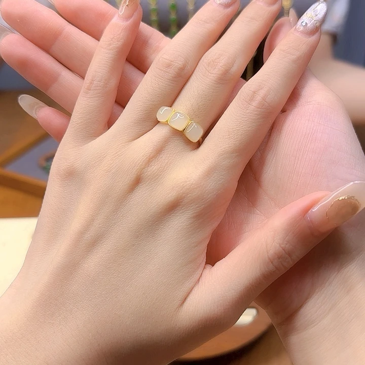 银镶和田白玉排戒