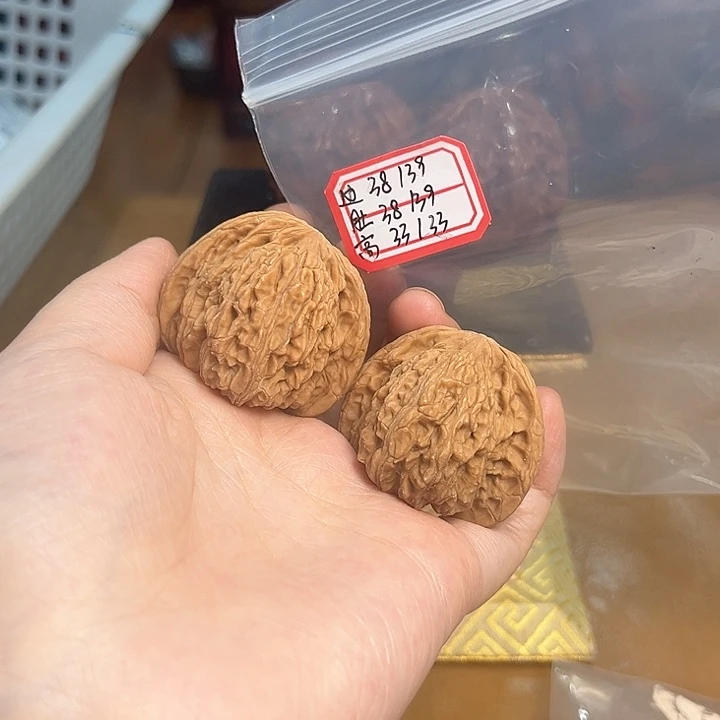 把件文玩核桃密纹狮子头
