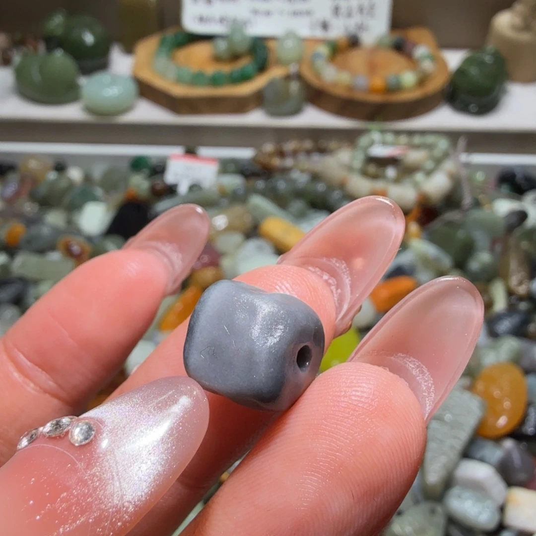 和田玉未镶嵌珠宝奇石