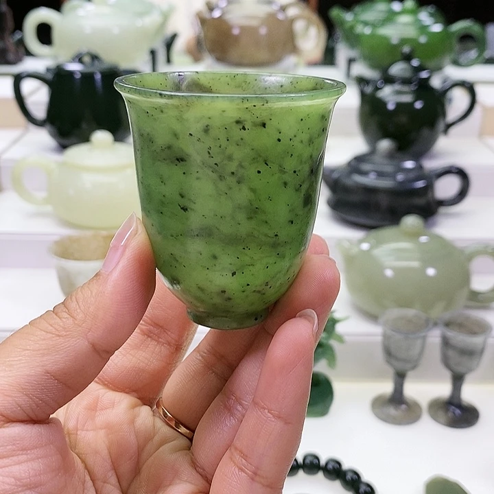 未镶嵌和田玉挂件杯子