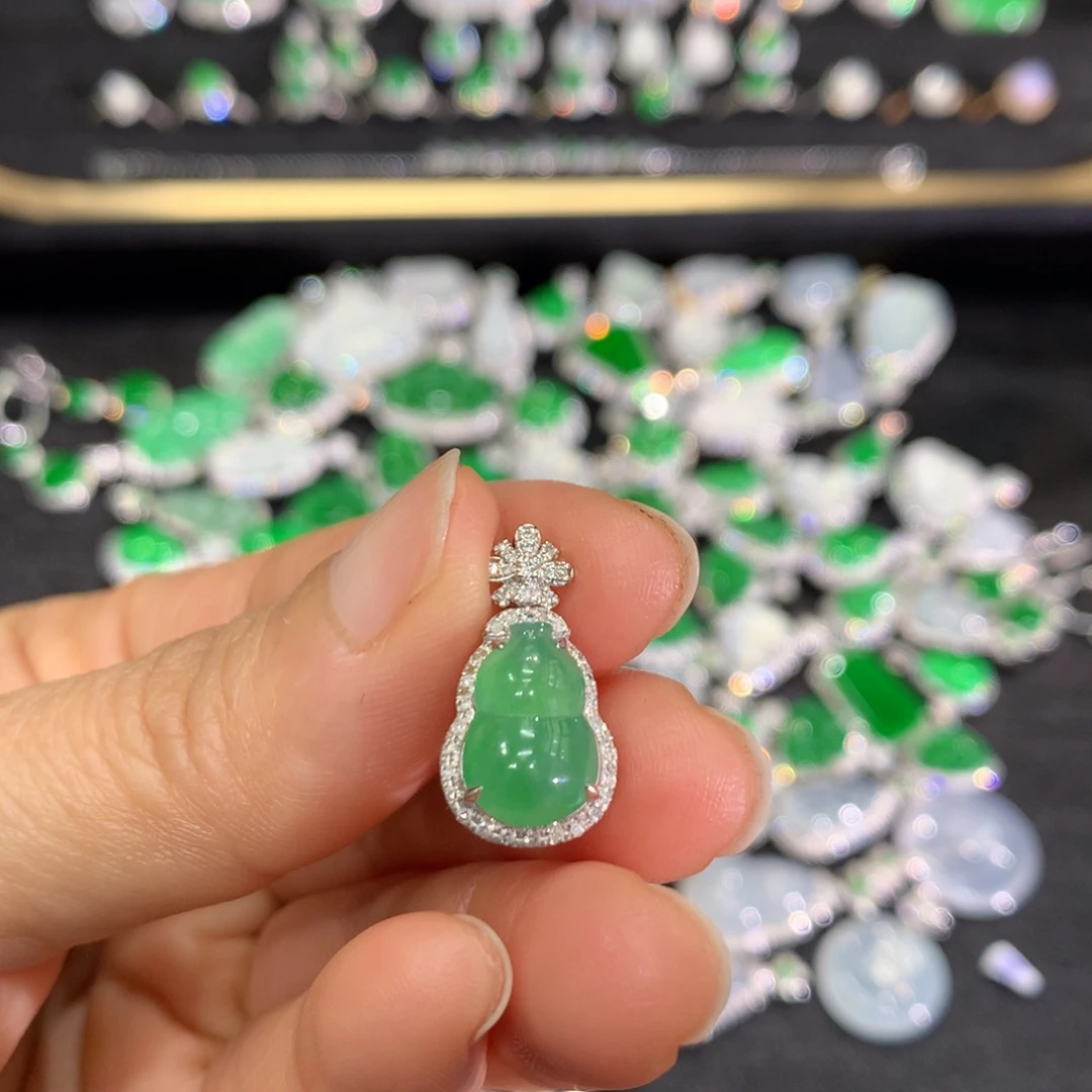 翡翠18K金镶嵌吊坠(不含链)