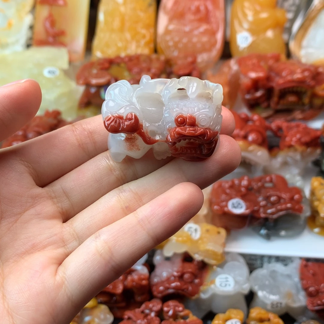 石英质玉（黄龙玉）未镶嵌挂件