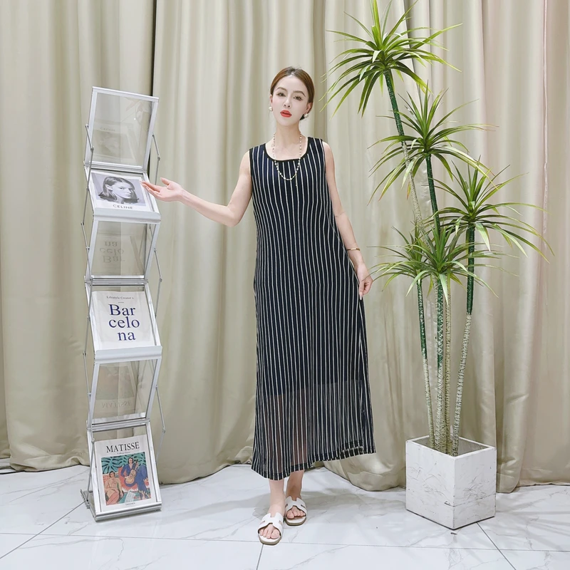 9386【春夏】竖条纹中长款春夏时尚显瘦简约气质背心长衣裙