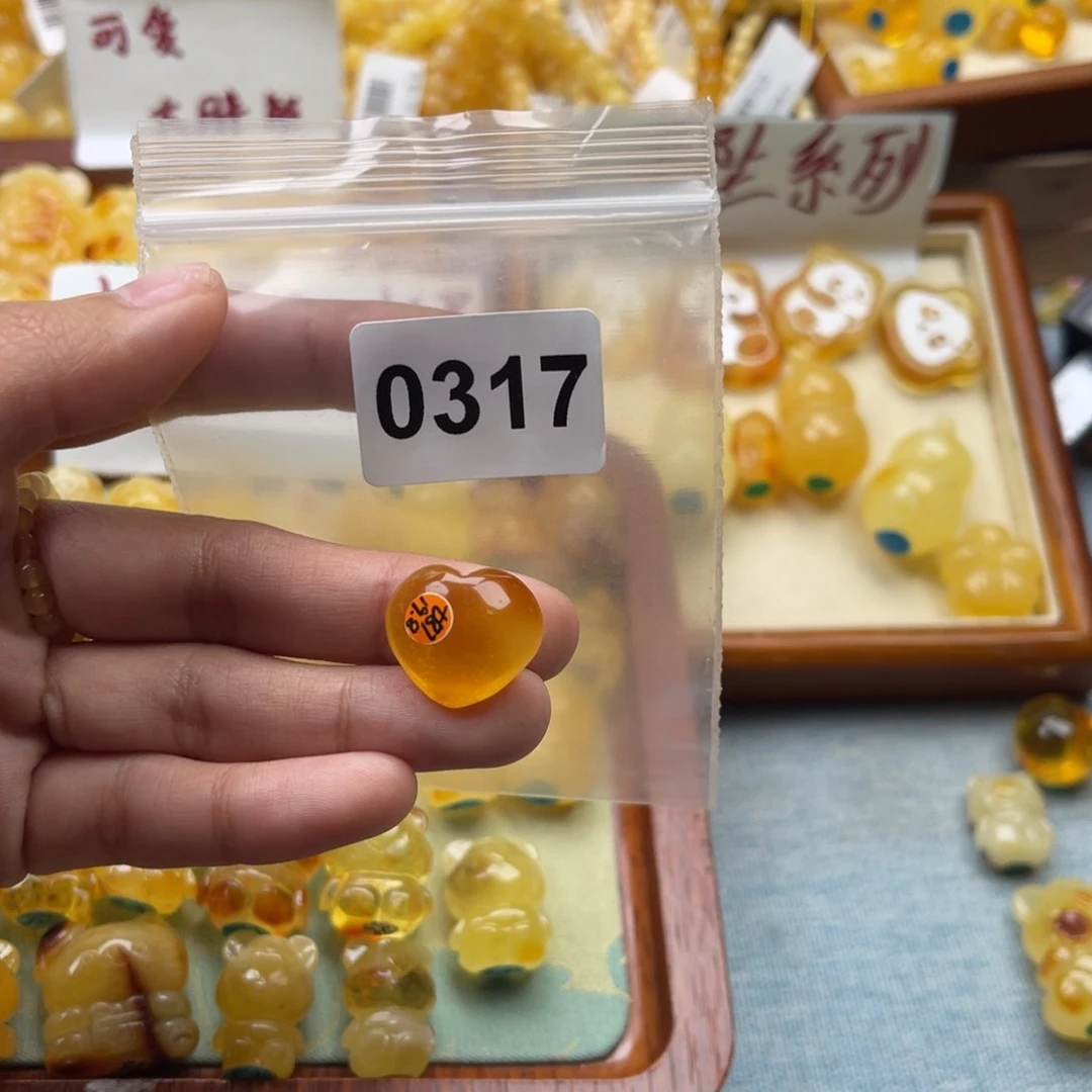 琥珀裸石未镶嵌蜜蜡