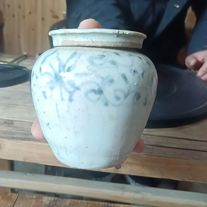 罐青花小罐子。。。。