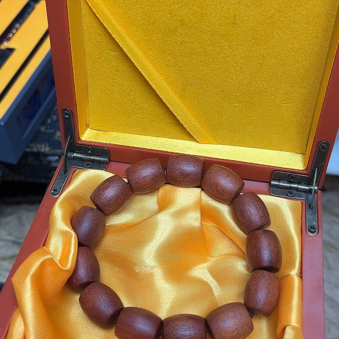 大叶紫檀（黑酸枝木类）