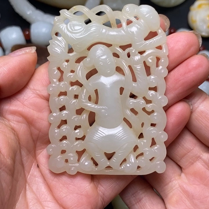 李***)和田玉未镶嵌挂件