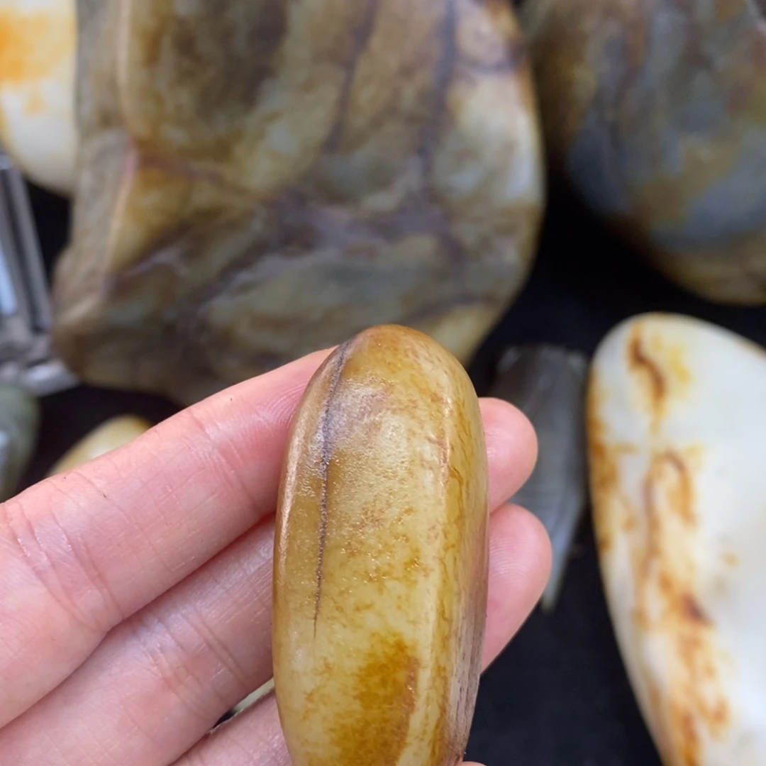 未镶嵌和田玉（糖玉）挂件
