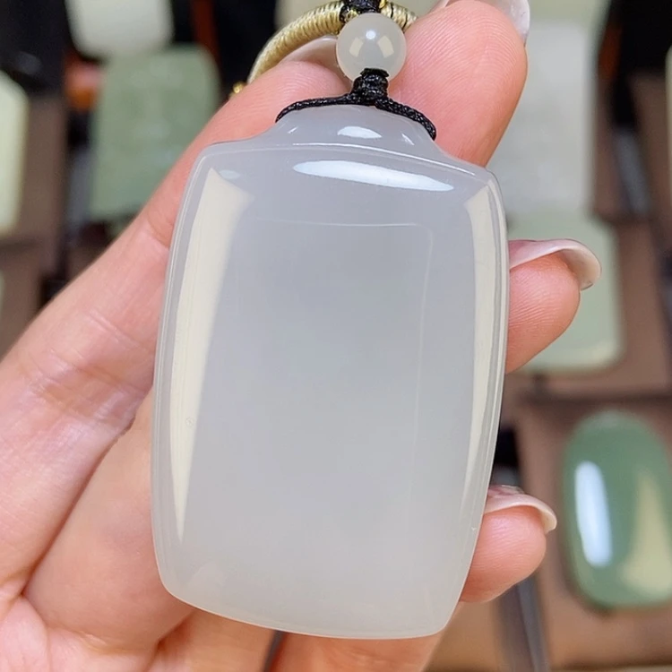 【闪购商品】颈饰未镶嵌和田玉