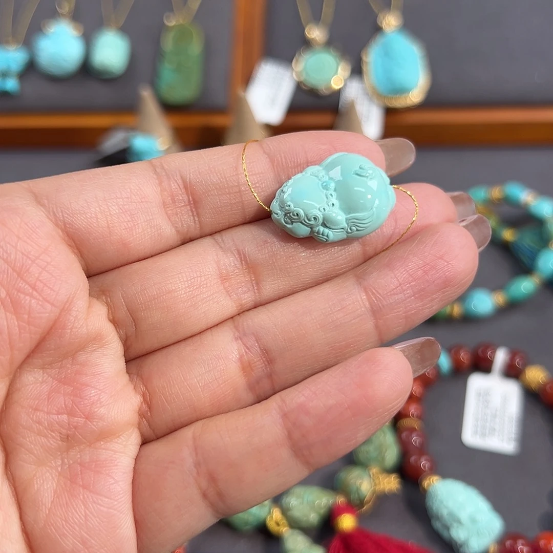 绿松石未镶嵌把件大肚貔貅