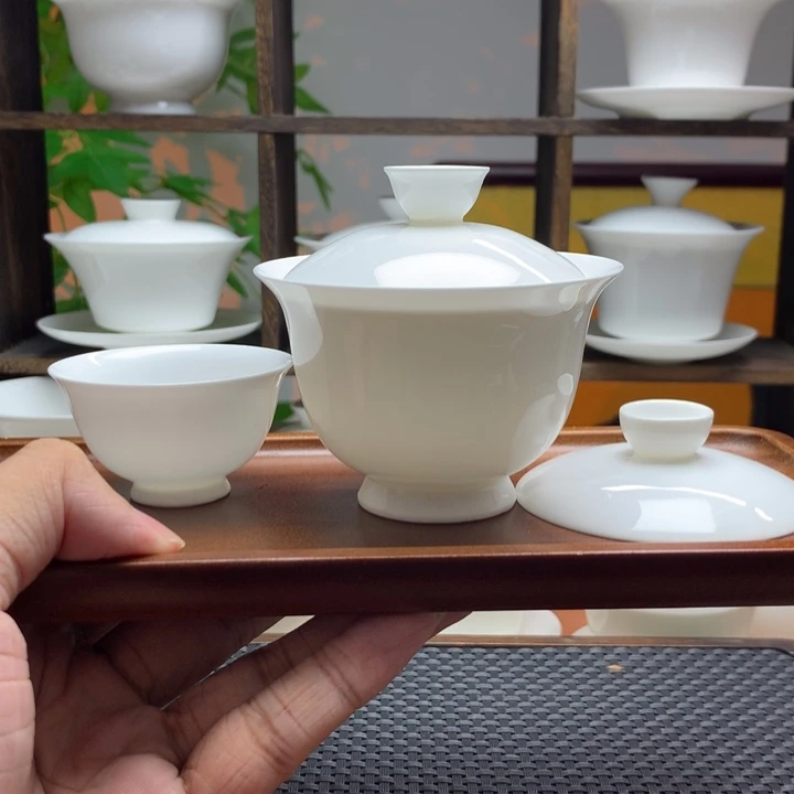 颜***镇高足盖碗110cc+7只高脚杯40cc+加多一个同款盖子