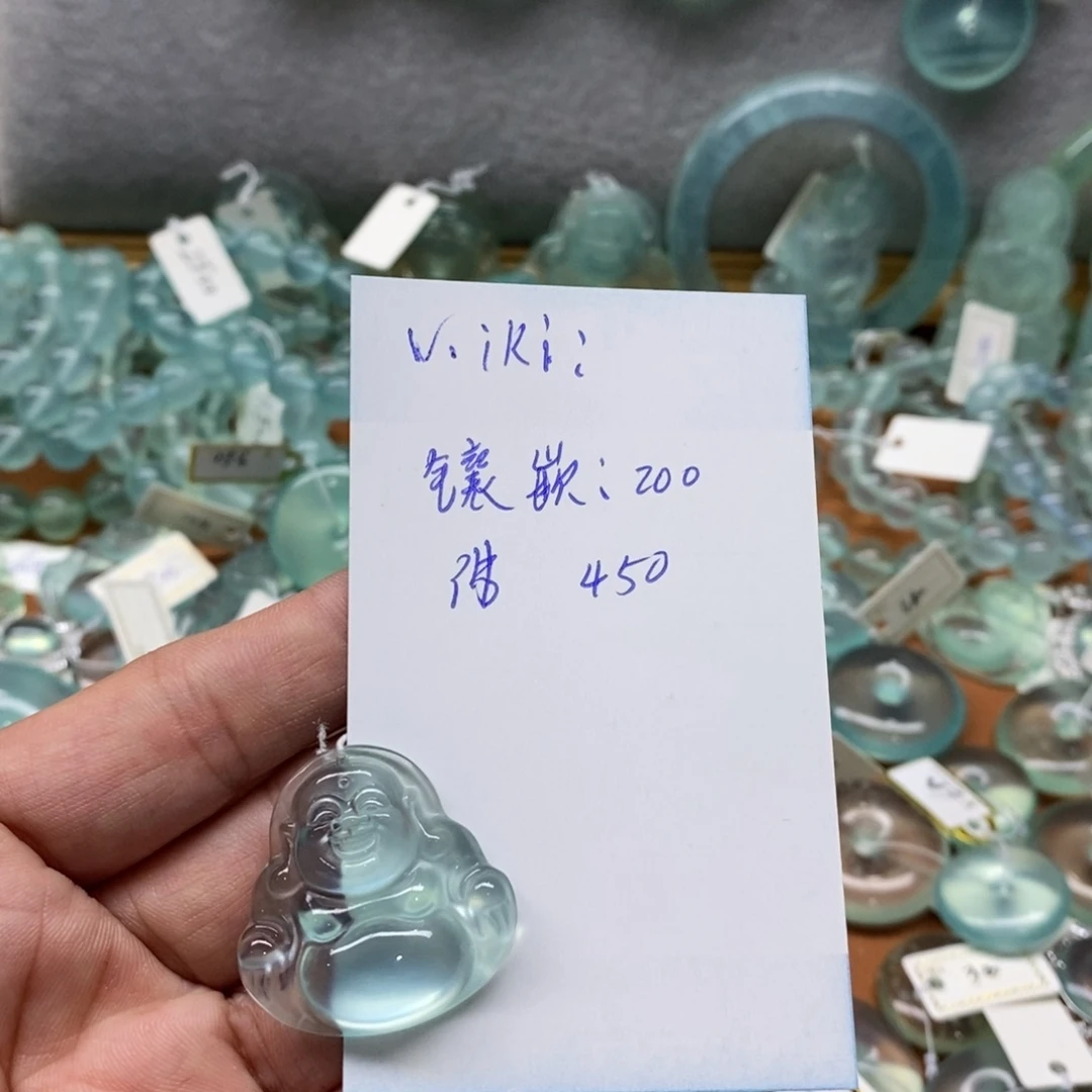 V***i蛇纹石玉未镶嵌颈饰