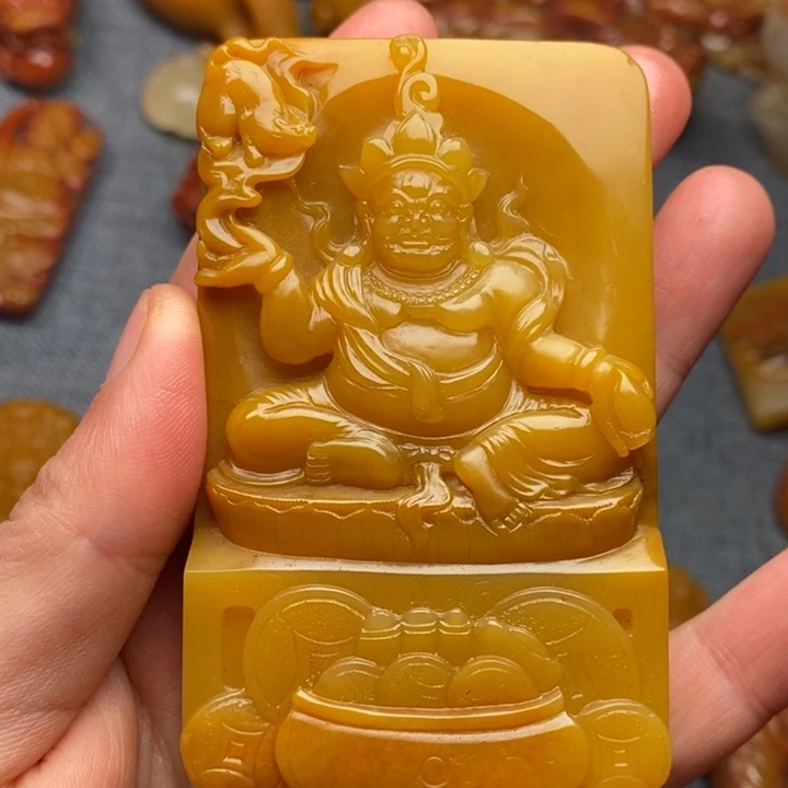 石英质玉（黄龙玉）合金颈饰