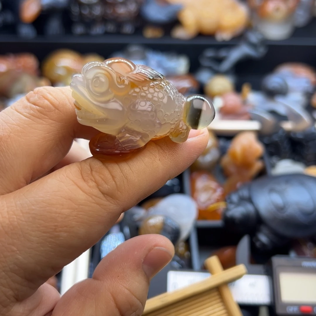 玛瑙/玉髓未镶嵌挂件摆件手玩件金蟾