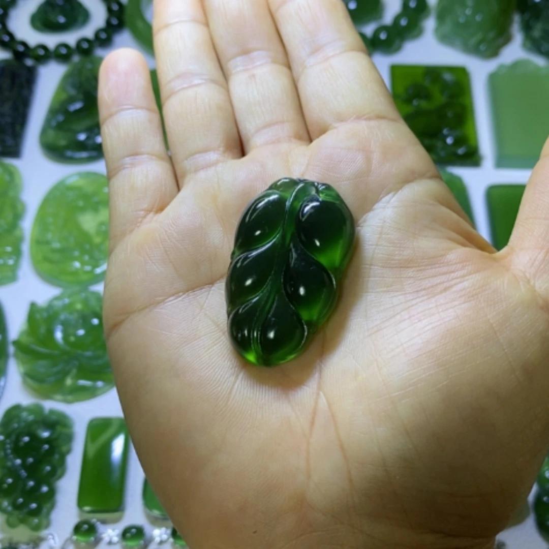 【闪购商品】未镶嵌蛇纹石玉颈饰何*德