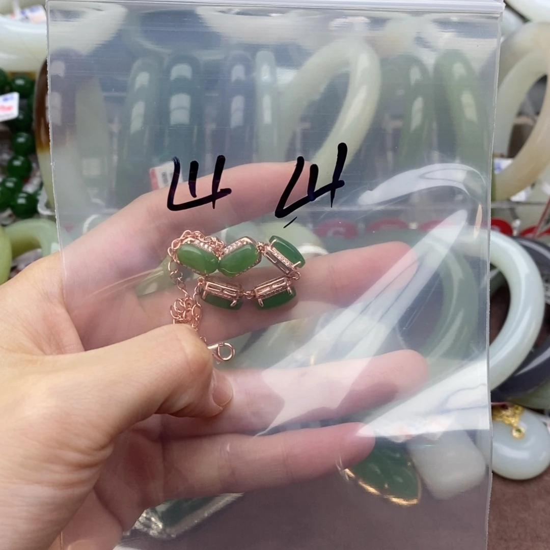 和田玉手镯未镶嵌、****