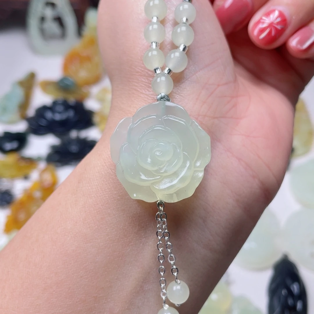 蛇纹石玉颈饰未镶嵌