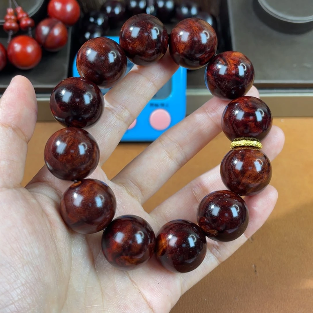 昵***置檀香紫檀（小叶紫檀）