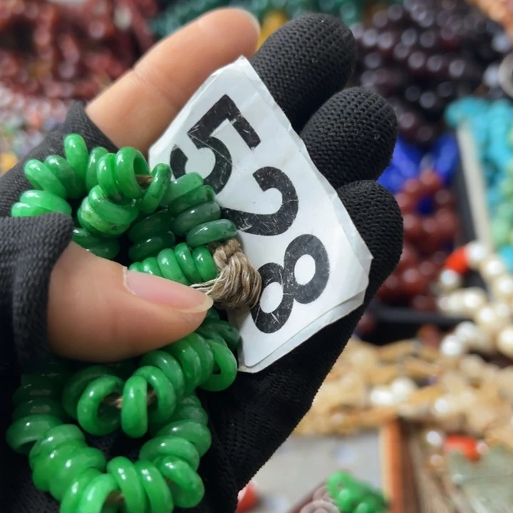 和田玉（糖玉）颈饰未镶嵌解**馆