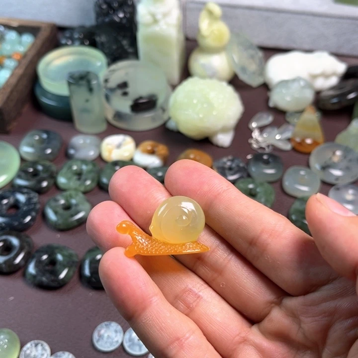 蛇纹石玉未镶嵌挂件