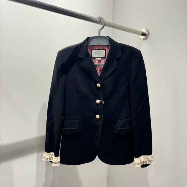 99新 GUCCI/古驰 ag199 荷叶边珍珠扣西装  醋酯纤维 38码