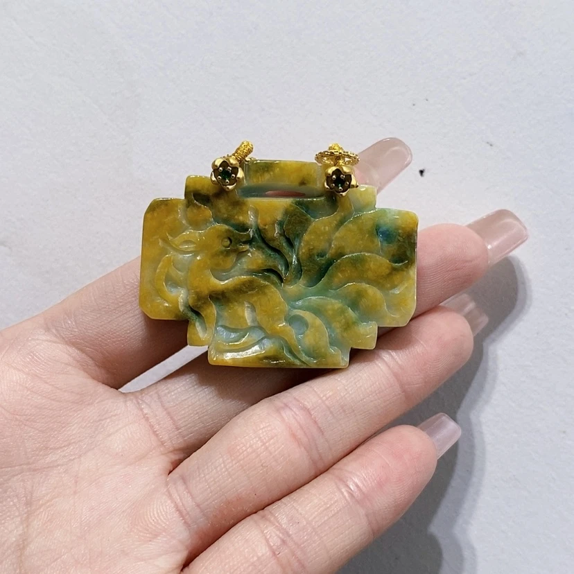 【闪购商品】翡翠未镶嵌颈饰