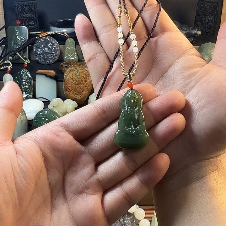 和田玉未镶嵌项链