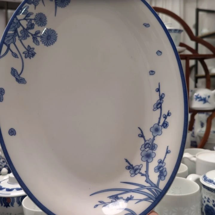 陶瓷四时吉祥12寸鱼盘一个