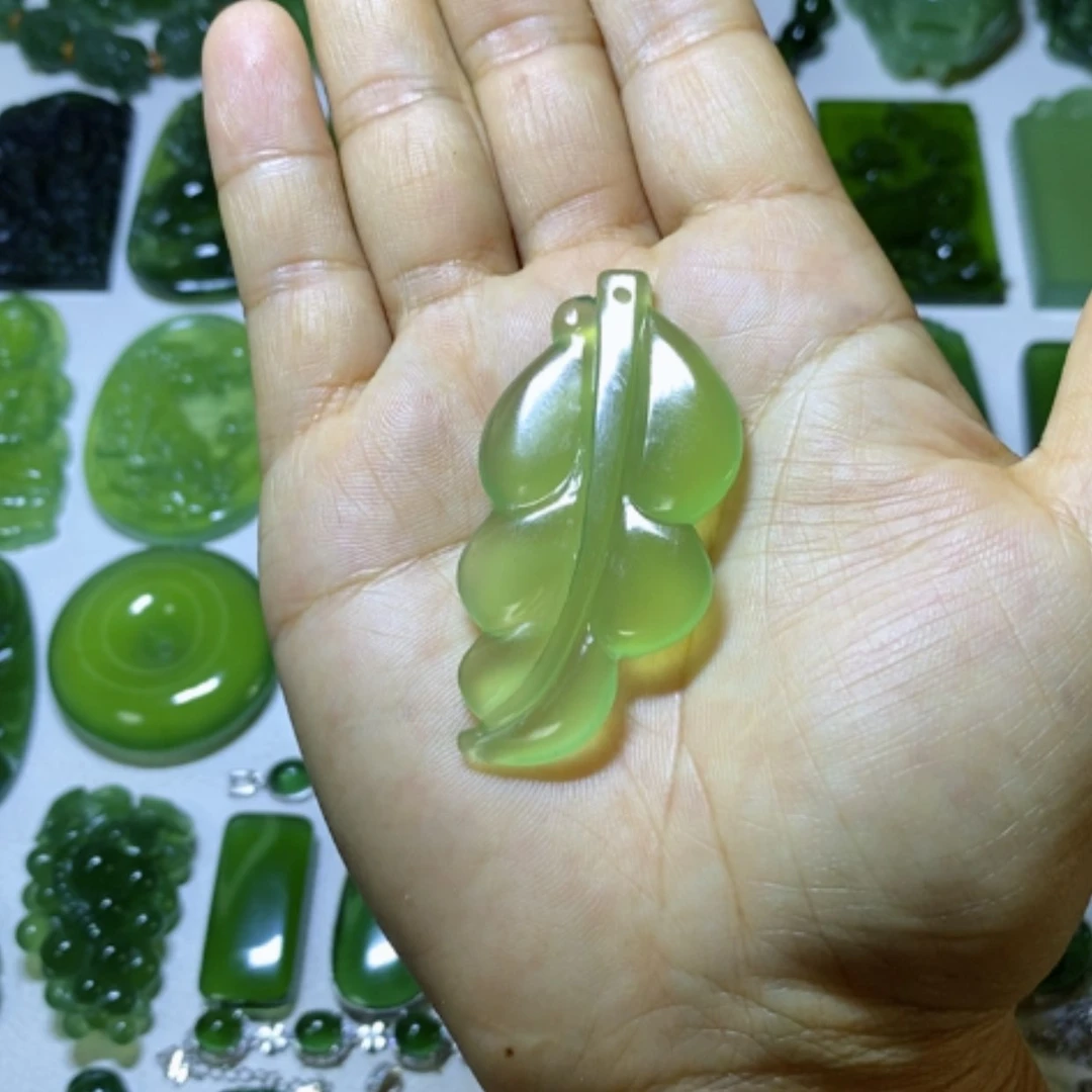 【闪购商品】未镶嵌蛇纹石玉颈饰