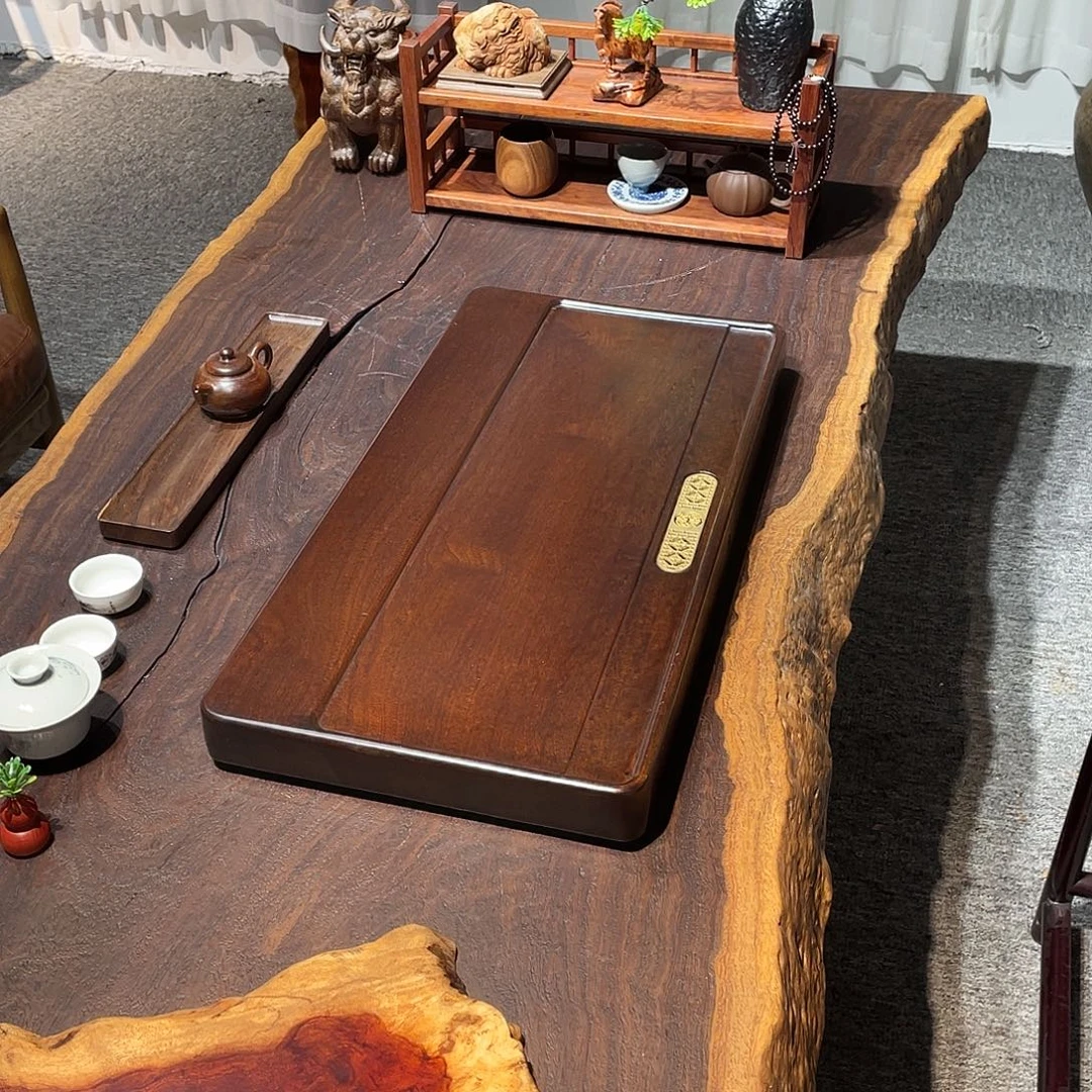 在***上金檀木实木，一物一拍