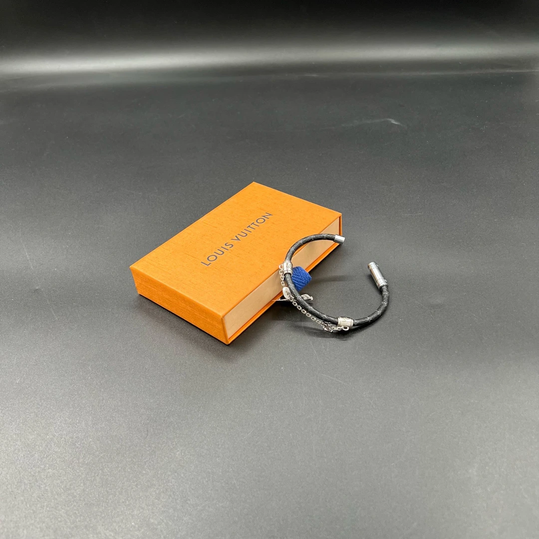 99新 LouisVuitton/路易威登 jp 老花链条手镯 05527