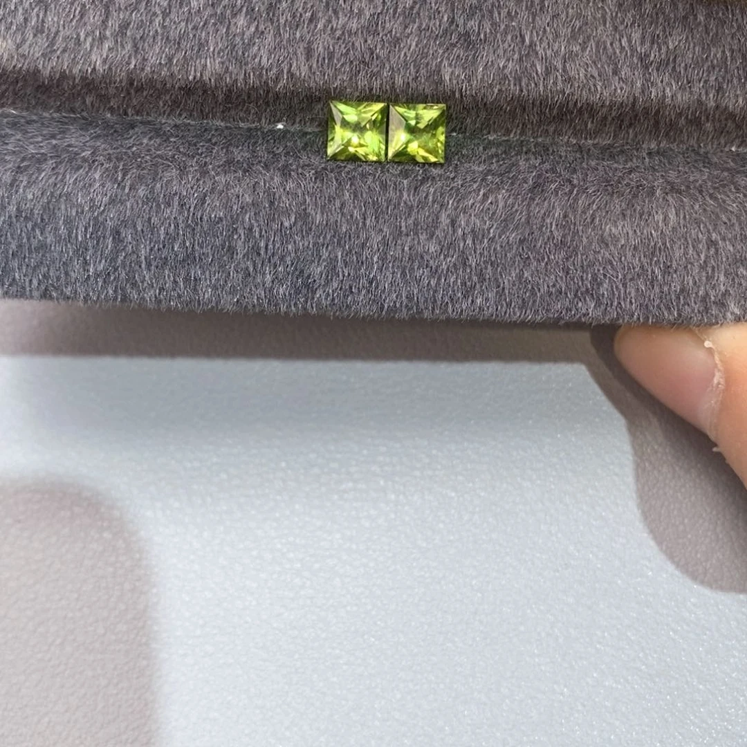 橄榄石笔搁未镶嵌一对