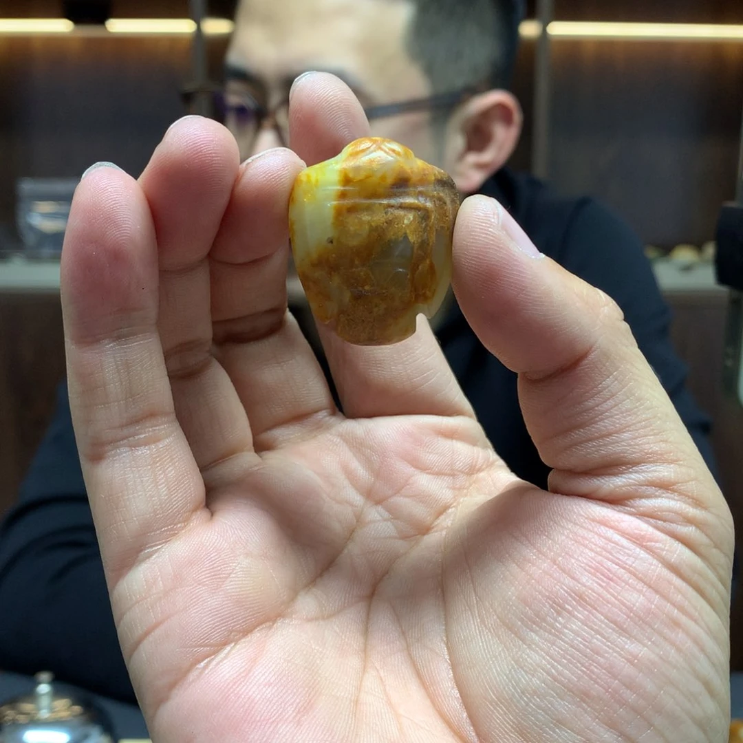 岫岩河磨玉（透闪石质玉）颈饰未镶嵌