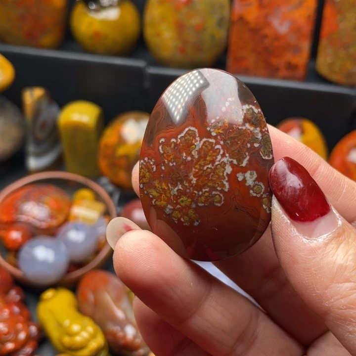 玛瑙/玉髓颈饰未镶嵌好*