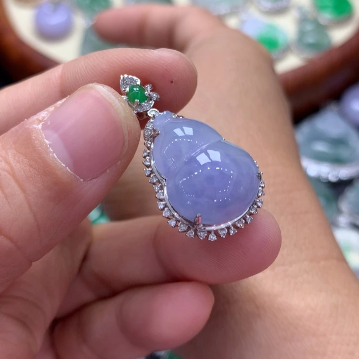 翡翠吊坠(不含链)18K金镶嵌