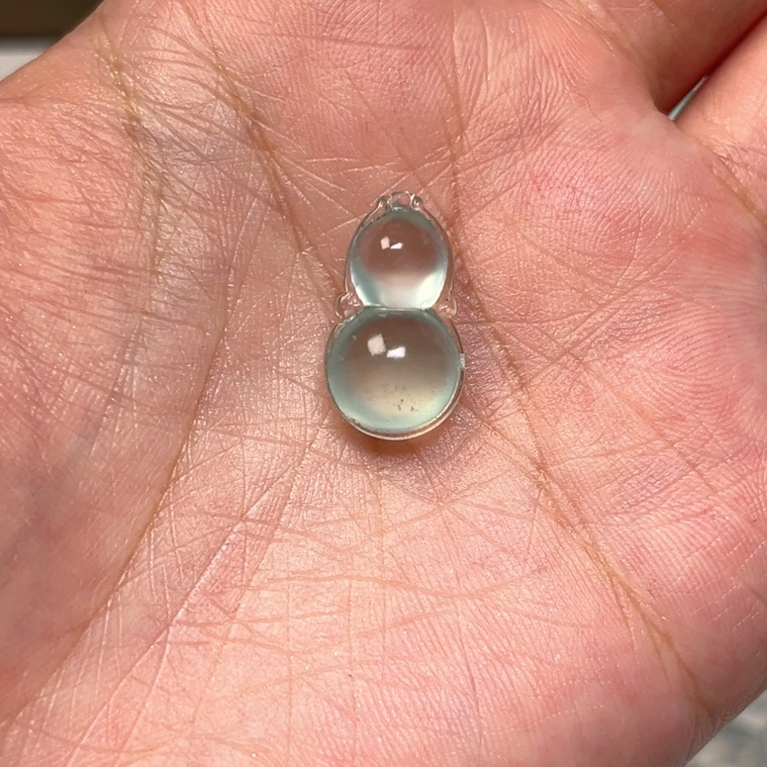 蛇纹石玉未镶嵌吊坠