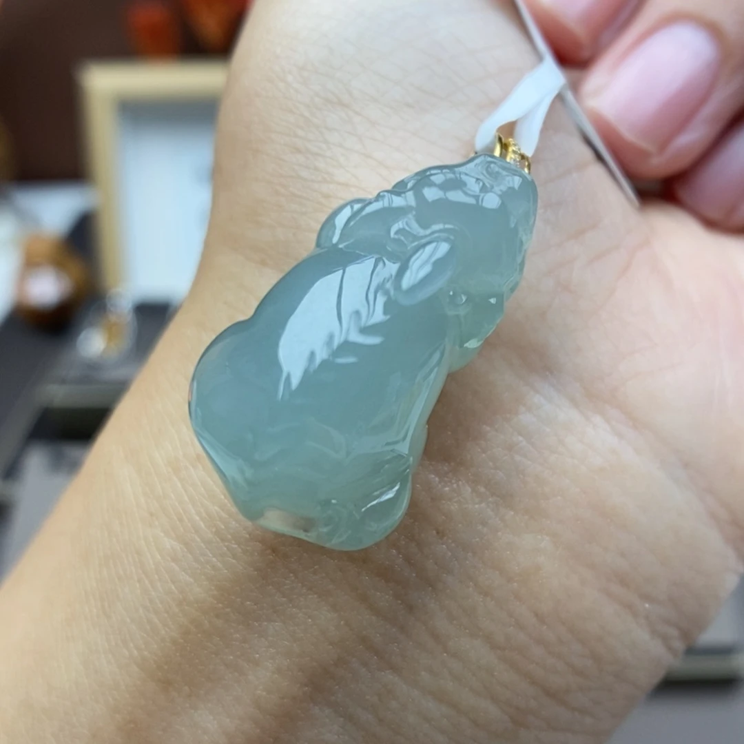 【闪购商品】颈饰18K金镶嵌翡翠29貔貅