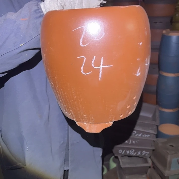 紫砂花盆紫砂花盆和一