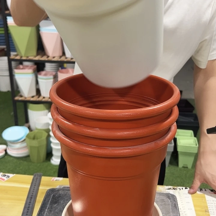 翻边口23高25白色4只带托
