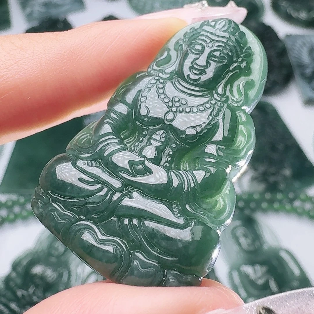 翡翠未镶嵌颈饰天然的A货翡翠多样性发其一