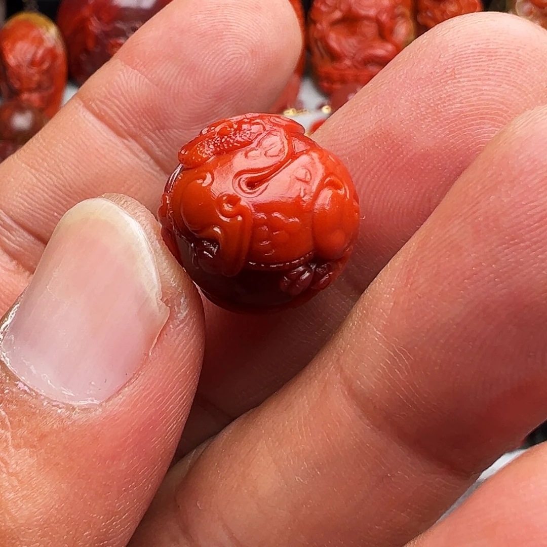 柯***君南红玛瑙未镶嵌珠宝奇石