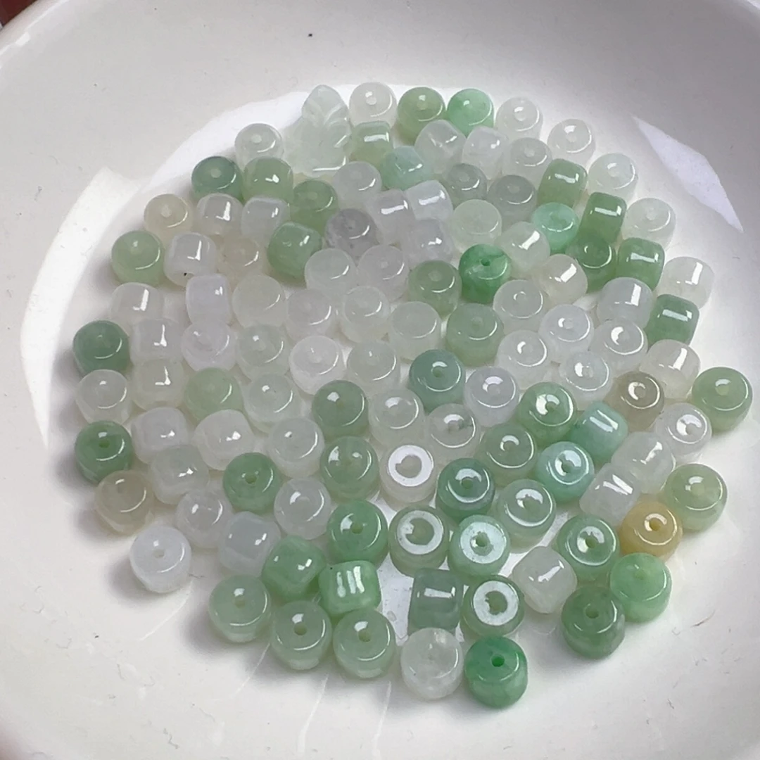 翡翠散珠三颗桶珠