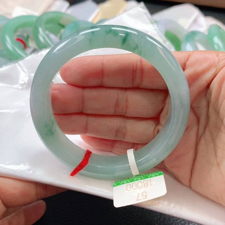 翡翠手镯未镶嵌5657565757