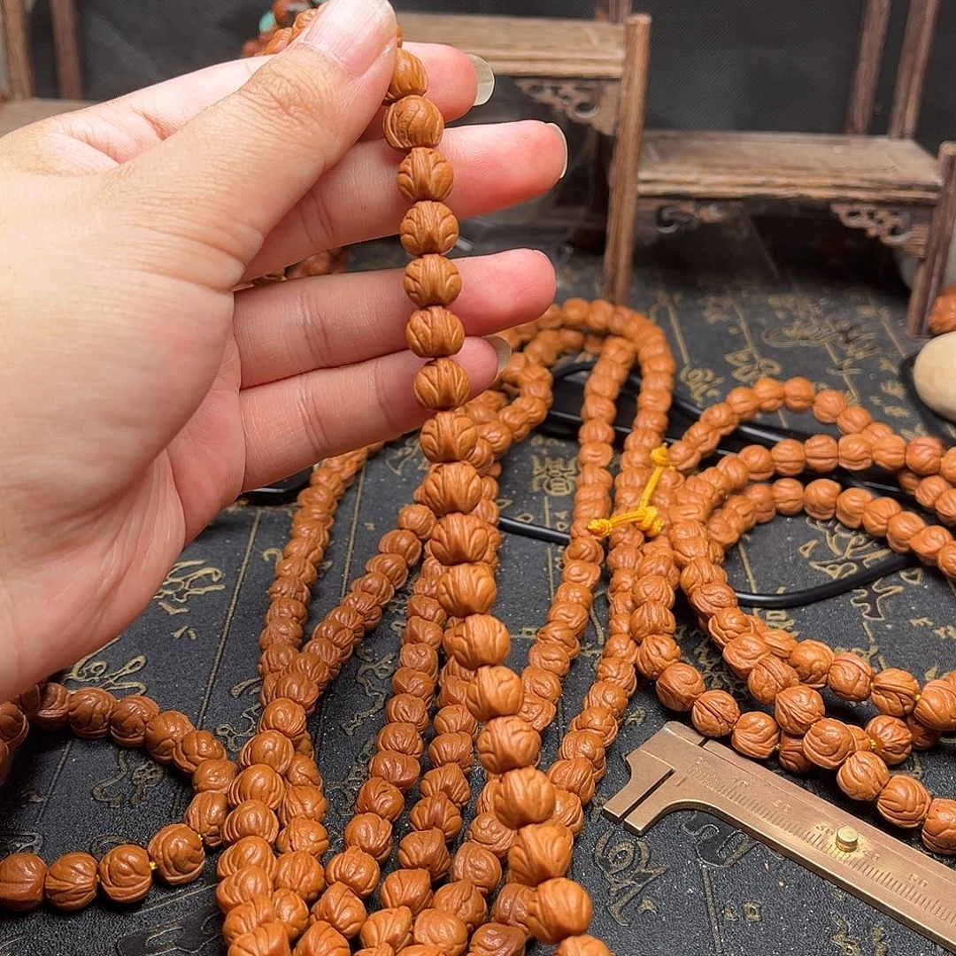 吊坠桃核玉龙薄挂