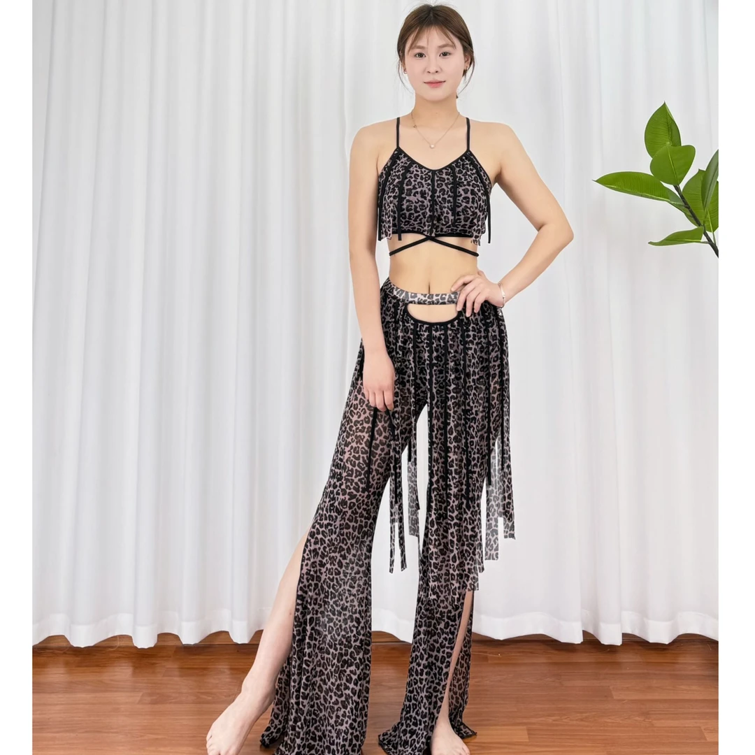 肚皮舞服装女2025新款性感豹纹吊带流苏设计感喇叭裤练功服套装女
