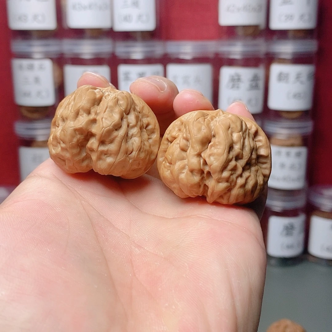 嘻****）文玩核桃42蛤蟆头。。。