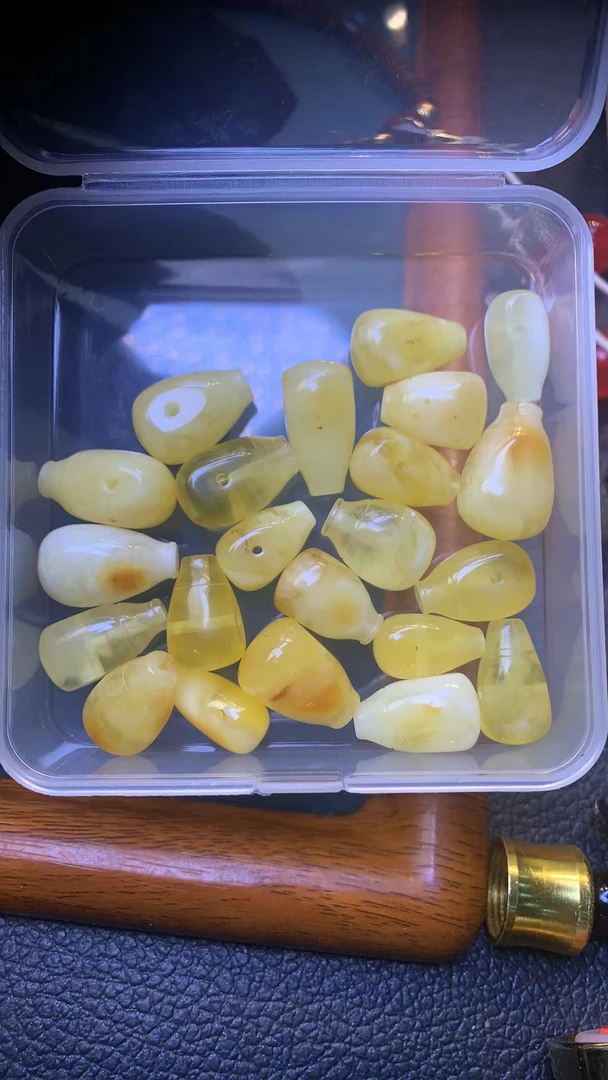 蜜蜡白蜡三通1.5~1.6左右多样性发其一