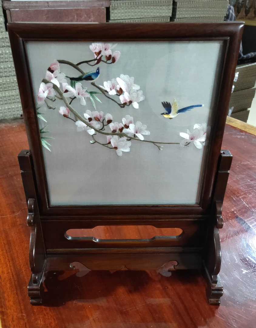 鸡翅木方形架刺绣摆件