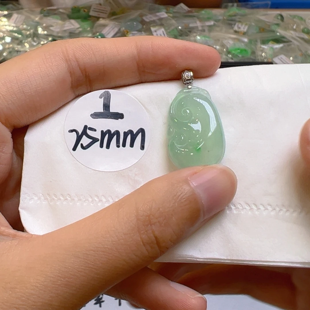 吊坠(不含链)18K金镶嵌翡翠