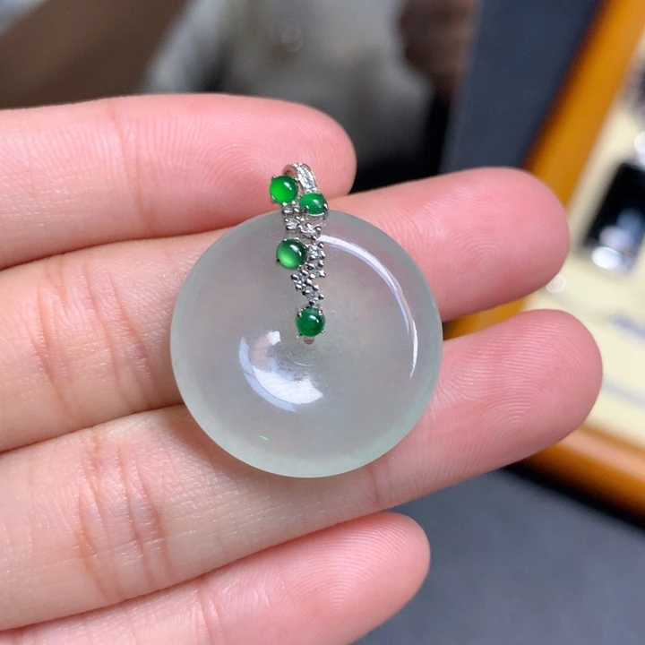 翡翠18K金镶嵌吊坠(不含链)平安扣